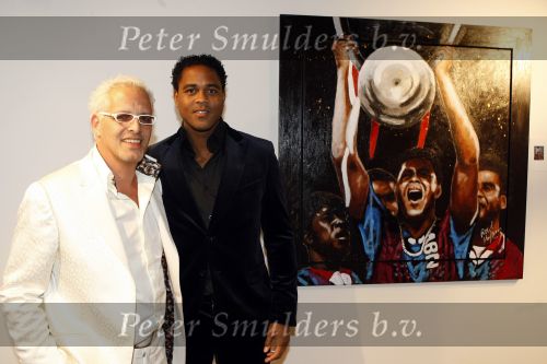 Amsterdam 9 november 2009
LAF Life after Football beurs  in de beurs van Berlage. Patrick Kluivert met Rossana 
Peter Smulders bv