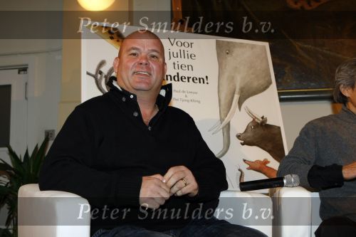 Amsterdam 16 november 2009
Presentatie Douwe egberts sinterklaas boeken. Paul de Leeuw
Peter Smulders bv