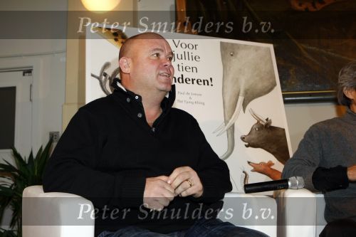 Amsterdam 16 november 2009
Presentatie Douwe egberts sinterklaas boeken. Paul de Leeuw
Peter Smulders bv