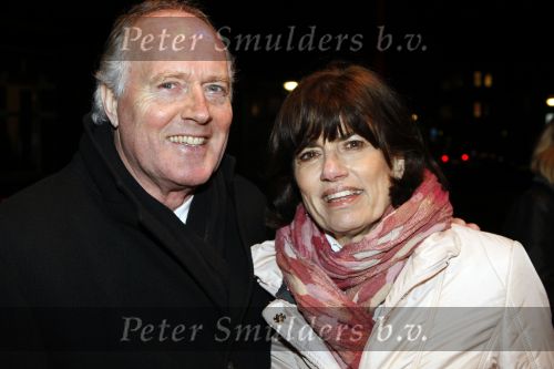 Gouda 7 december 2009
Premiere de gelukkige huisvrouw in schouwburg van Gouda. Peter Tuinman met partner
Peter Smulders bv