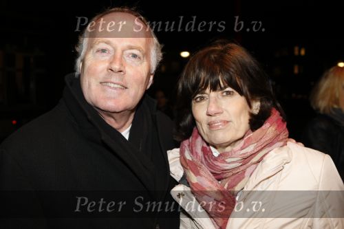 Gouda 7 december 2009
Premiere de gelukkige huisvrouw in schouwburg van Gouda. Peter Tuinman met partner
Peter Smulders bv