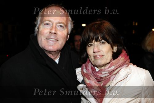 Gouda 7 december 2009
Premiere de gelukkige huisvrouw in schouwburg van Gouda. Peter Tuinman met partner
Peter Smulders bv