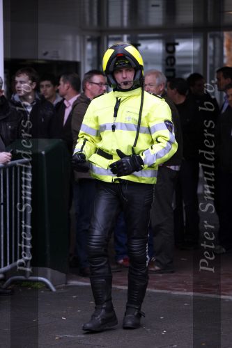 Utrecht 11 oktober 2009
Prinses Maxima bezoekt bijeenkomst in de jaarbeurs waar Ernst Hirsch Balin spreekt. Politie agent
Peter Smulders bv