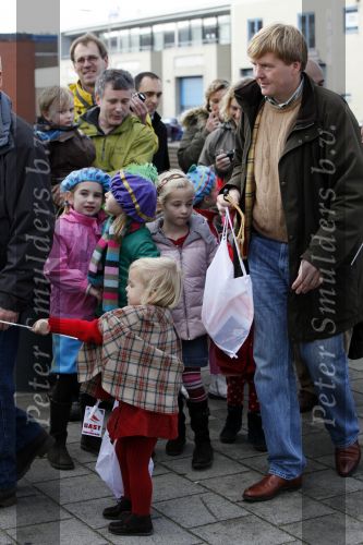 Scheveningen 14 november 2009
Prins Willem Alexander Prinses Maxima en hun kinderen Amalia Alexia en Ariane bij de intocht van Sinterklaas.
Peter Smulders bv