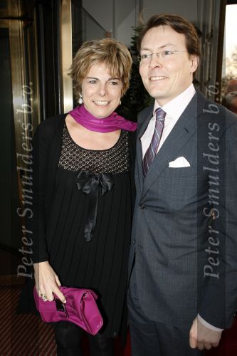 Amsterdam 6 december 2009
Premiere prins Claus in Carre. Koningin Beatrix Prins Constantijn en Prinses Laurentien zijn daarbij aanwezig.
Peter Smulders bv
