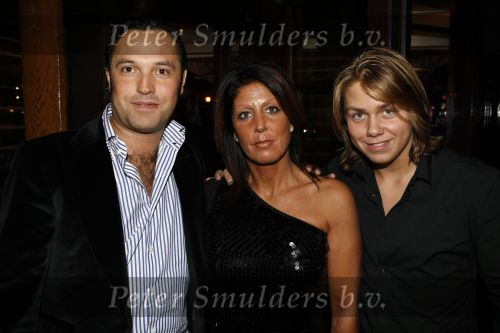 Amsterdam 25 november 2009
Opening grand cafe Players in amsterdam. Rachel Hazes met vriend en Andre Jr
Peter Smulders bv
