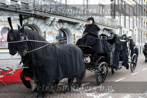 Amsterdam 8 december 2009
Begrafenis Ramses Shaffy op zorgvlied. Ramses vertrok met koets vanaf Carre. Daar waren Liesbeth List met man en dochter en Kitty Courbois
Peter Smulders bv