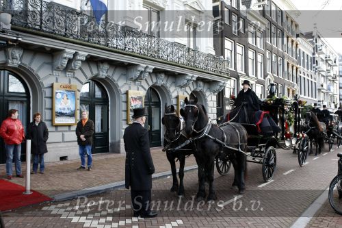 Amsterdam 8 december 2009
Begrafenis Ramses Shaffy op zorgvlied. Ramses vertrok met koets vanaf Carre. Daar waren Liesbeth List met man en dochter en Kitty Courbois
Peter Smulders bv