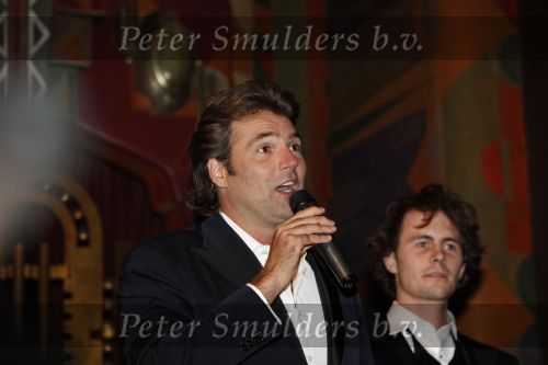 Amsterdam 16 november 2009
Premiere komt een vrouw bij de dochter in Tuschinski.  Reinout Oerlemans
Peter Smulders bv
