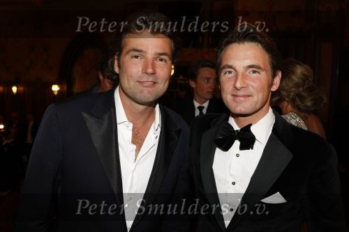 Amsterdam 16 november 2009
Premiere komt een vrouw bij de dochter in Tuschinski. Prins Maurits en Reinout Oerlemans
Peter Smulders bv