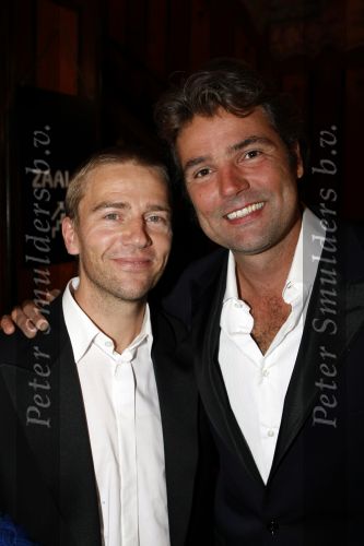 Amsterdam 16 november 2009
Premiere komt een vrouw bij de dochter in Tuschinski. Reinout Oerlemans en Antonie Kamerling
Peter Smulders bv