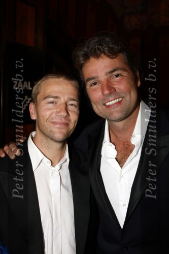 Amsterdam 16 november 2009
Premiere komt een vrouw bij de dochter in Tuschinski. Reinout Oerlemans en Antonie Kamerling
Peter Smulders bv
