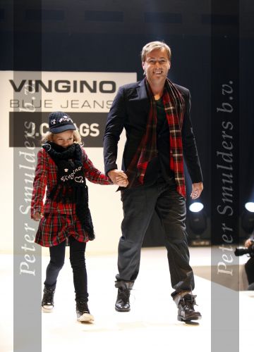 Amsterdam 9 november 2009
modeshow JC Rags en Vingino op  de beurs van Life after Football. Richard Witschge met dochter
Peter Smulders bv