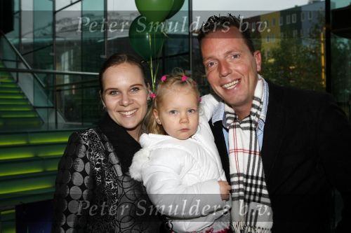 Amsterdam 28 november 2009
Premiere Arthur in pathe Arena.Rob Geus met vrouw en dochter
Peter Smulders bv