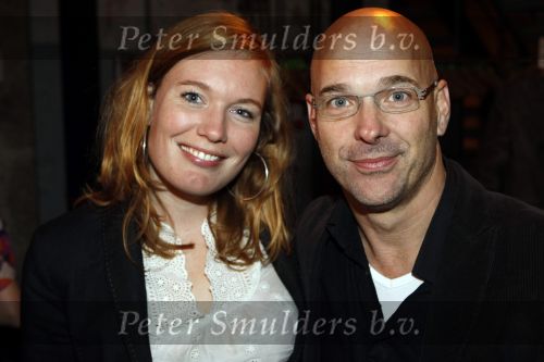 Amsterdam 12 november 2009
Veiling olifanten kunstwerk in de westergasfabriek. Rob Kamphues met zijn nieuwe vriendin
Peter Smulders bv