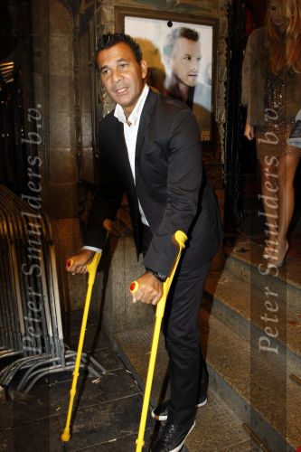 Amsterdam 16 november 2009
Premiere komt een vrouw bij de dochter in Tuschinski. Ruud Gullit op krukken
Peter Smulders bv