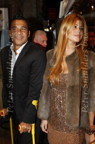 Amsterdam 16 november 2009
Premiere komt een vrouw bij de dochter in Tuschinski. Ruud  en Estelle Gullit
Peter Smulders bv