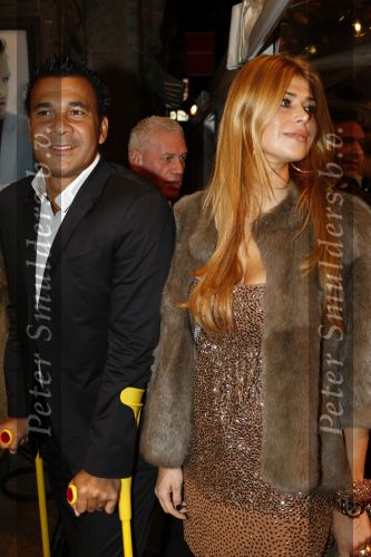 Amsterdam 16 november 2009
Premiere komt een vrouw bij de dochter in Tuschinski. Ruud  en Estelle Gullit
Peter Smulders bv