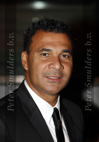 Amsterdam 21 november 2009
Gala van JFK waar de nederlander van het jaar gekozen wordt in de passenger terminal. Ruud Gullit op krukken
Peter Smulders bv