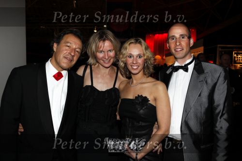 Amsterdam 10 december 2009
VIP avond van de miljonair fair in de RAI. Sergio Bena met kennissen
Peter Smulders bv