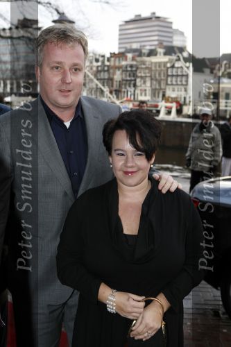 Amsterdam 6 december 2009
Premiere prins Claus in Carre. Koningin Beatrix Prins Constantijn en Prinses Laurentien zijn daarbij aanwezig. Sharon Dijksma met man
Peter Smulders bv