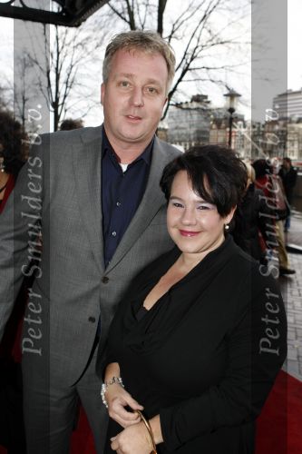 Amsterdam 6 december 2009
Premiere prins Claus in Carre. Koningin Beatrix Prins Constantijn en Prinses Laurentien zijn daarbij aanwezig. Sharon Dijksma met man
Peter Smulders bv