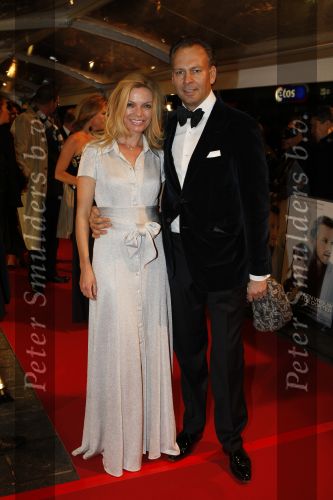 Amsterdam 16 november 2009
Premiere komt een vrouw bij de dochter in Tuschinski. Bart en Simone v Trojen
Peter Smulders bv