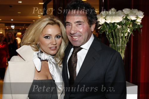 Amsterdam 1 december 2009
Opening Tiffany\'s winkel in de pc hooftstraat. Ronnie Rosenbaum en tatjana
Peter Smulders bv