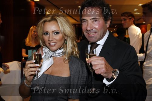 Amsterdam 1 december 2009
Opening Tiffany\'s winkel in de pc hooftstraat. Ronnie Rosenbaum en tatjana
Peter Smulders bv