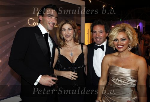 Amsterdam 10 december 2009
VIP avond van de miljonair fair in de RAI. Tatjana met Ronnie en Alain Rosenbaum en zijn vrouw
Peter Smulders bv
