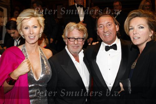 Amsterdam 16 november 2009
Premiere komt een vrouw bij de dochter in Tuschinski.  Jan en Monique des Bouvrie en Theo en Mariska Dietz
Peter Smulders bv
