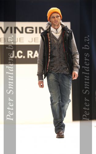 Amsterdam 9 november 2009
modeshow JC Rags en Vingino op  de beurs van Life after Football.
Peter Smulders bv