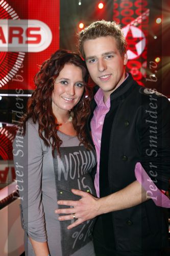 Hilversum 4 december 2009
Opnames live show popstars in studio 22. Wesley met zijn zwangere vriendin en met Buddha to Buddha armaband
Peter Smulders bv