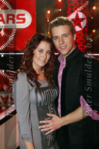 Hilversum 4 december 2009
Opnames live show popstars in studio 22. Wesley met zijn zwangere vriendin en met Buddha to Buddha armaband
Peter Smulders bv