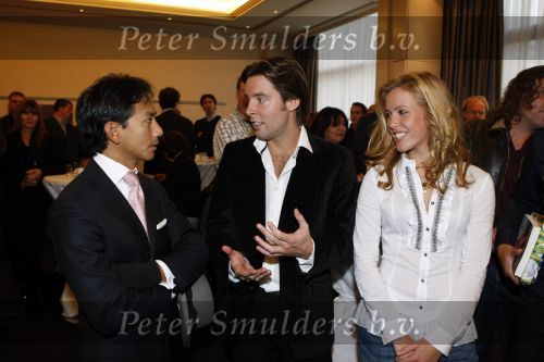 Amsterdam Schiphol 23 november 2009
Presentatie boek Hans Kazan in het Hilton hotel. Wibi Soerjadi
Peter Smulders bv