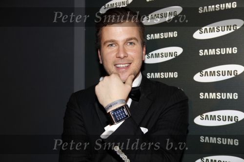 Amsterdam 10 december 2009
VIP avond van de miljonair fair in de RAI. Winston Gerschtanowitz met Samsung gsm horloge
Peter Smulders bv