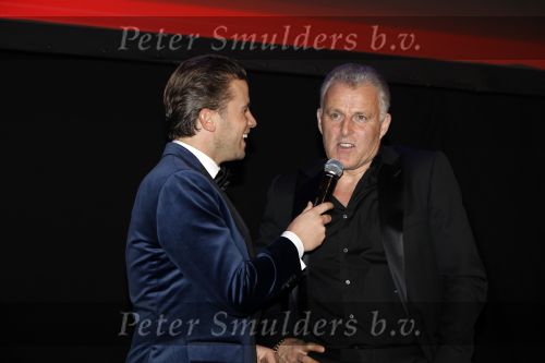 Amsterdam 21 november 2009
Gala van JFK waar de nederlander van het jaar gekozen wordt in de passenger terminal. Winston Gerschtanowitz en Peter R de Vries
Peter Smulders bv
