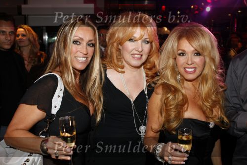 Amsterdam 9 december 2009
Presentatie Playboy met daarin Patricia Paay in Majestic. Yvonne Keeley en Ingrid Ferdinandes ( the starsisters)
Peter Smulders bv