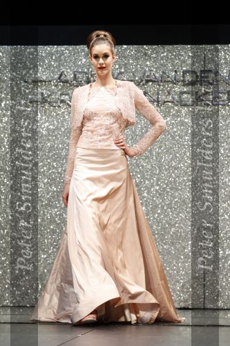 Amsterdam 11 december 2010
Modeshow Addy v d Krommenacker op de miljonair fair.
Peter Smulders bv