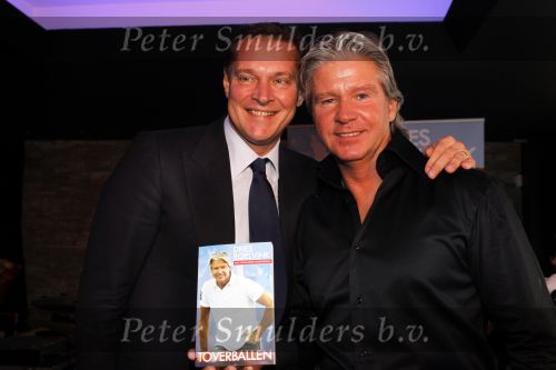 Amsterdam 7 december 2010
Presentatie boek Dries Roelvink bij la Brochette. Dries met Albert Verlinde
Peter Smulders bv