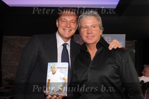 Amsterdam 7 december 2010
Presentatie boek Dries Roelvink bij la Brochette. Dries met Albert Verlinde
Peter Smulders bv
