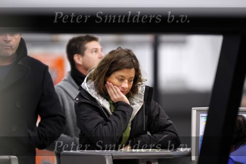 Schiphol 25 november 2010
Amanda Krabbe vertrekt voor 3 maanden naar Australie om daar aktie te gaan voeren tegen walvisvangst. martijn Bickel Achilles en de ouders van Amanda brengen haar weg.
Peter Smulders bv
