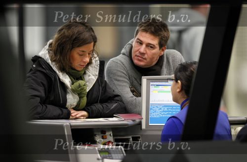 Schiphol 25 november 2010
Amanda Krabbe vertrekt voor 3 maanden naar Australie om daar aktie te gaan voeren tegen walvisvangst. martijn Bickel Achilles en de ouders van Amanda brengen haar weg.
Peter Smulders bv