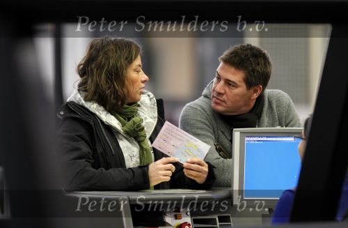 Schiphol 25 november 2010
Amanda Krabbe vertrekt voor 3 maanden naar Australie om daar aktie te gaan voeren tegen walvisvangst. martijn Bickel Achilles en de ouders van Amanda brengen haar weg.
Peter Smulders bv