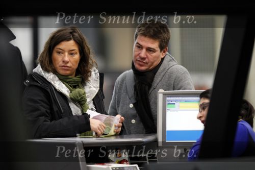 Schiphol 25 november 2010
Amanda Krabbe vertrekt voor 3 maanden naar Australie om daar aktie te gaan voeren tegen walvisvangst. martijn Bickel Achilles en de ouders van Amanda brengen haar weg.
Peter Smulders bv