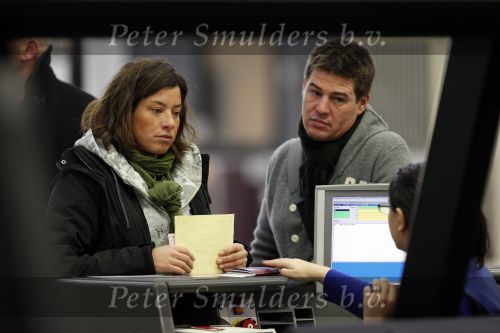 Schiphol 25 november 2010
Amanda Krabbe vertrekt voor 3 maanden naar Australie om daar aktie te gaan voeren tegen walvisvangst. martijn Bickel Achilles en de ouders van Amanda brengen haar weg.
Peter Smulders bv