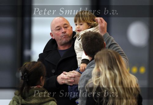 Schiphol 25 november 2010
Amanda Krabbe vertrekt voor 3 maanden naar Australie om daar aktie te gaan voeren tegen walvisvangst. martijn Bickel Achilles en de ouders van Amanda brengen haar weg.
Peter Smulders bv