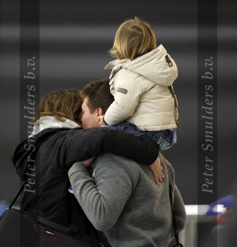 Schiphol 25 november 2010
Amanda Krabbe vertrekt voor 3 maanden naar Australie om daar aktie te gaan voeren tegen walvisvangst. martijn Bickel Achilles en de ouders van Amanda brengen haar weg.
Peter Smulders bv