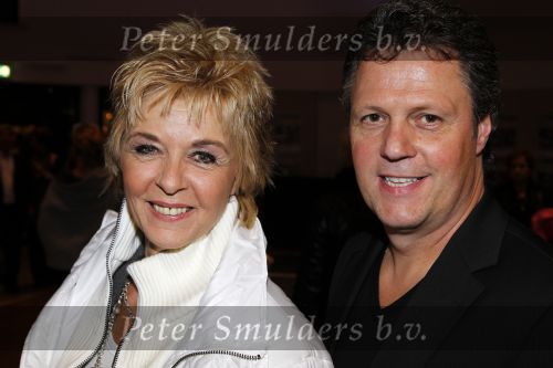 Zaandam 22 november 2010
Premiere musical Volendam in het zaantheater met Maaike Widdershoven in de hoofdrol. Annie Schilder met een vriend
Peter Smulders bv