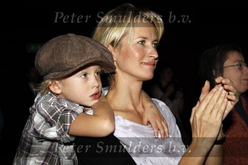 Kaatsheuvel 21 november 2010
Premiere Kruimeltje in het eftelingtheater. Anouk en Max Smulders
Peter Smulders bv